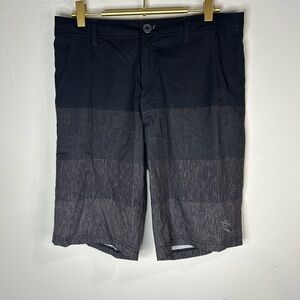 DaHui Men’s Hybrid Boardwalk Shorts Gray Stripe Size 30 Stretch Surf Walkshorts